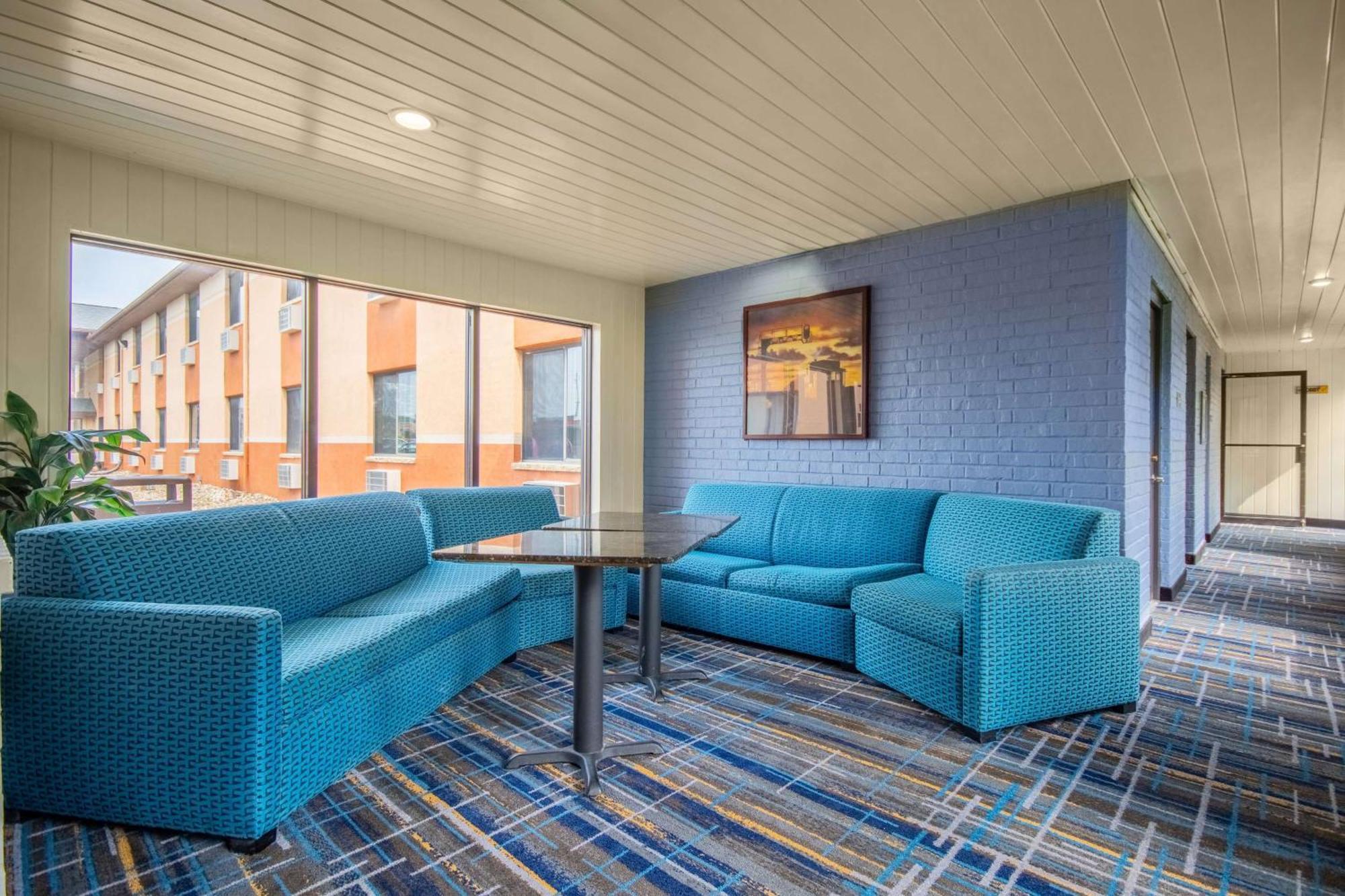 Days Inn & Suites By Wyndham Waterloo Luaran gambar