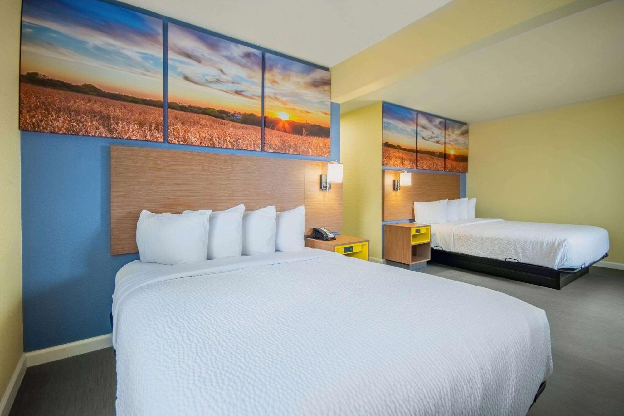 Days Inn & Suites By Wyndham Waterloo Luaran gambar