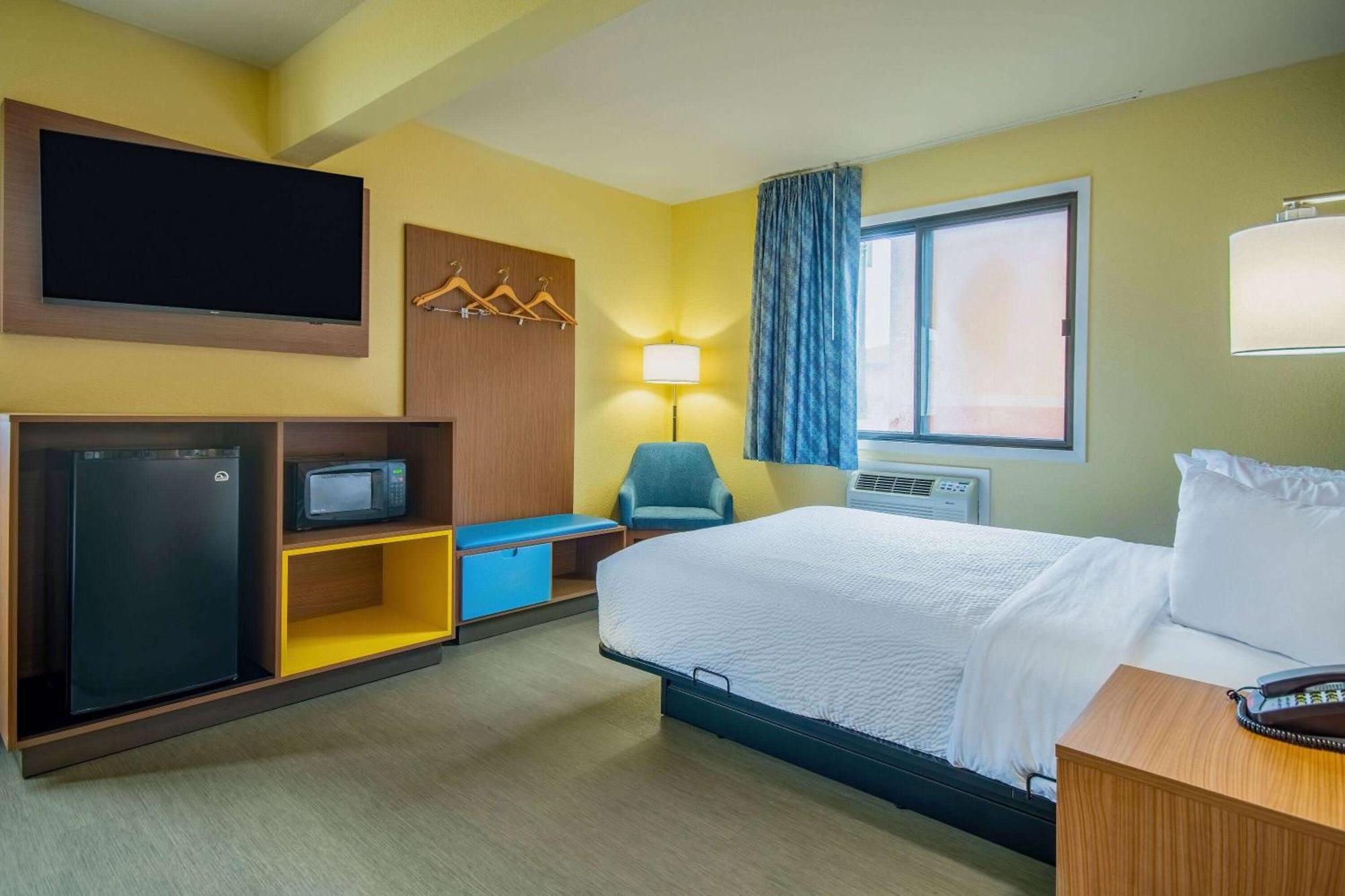 Days Inn & Suites By Wyndham Waterloo Luaran gambar