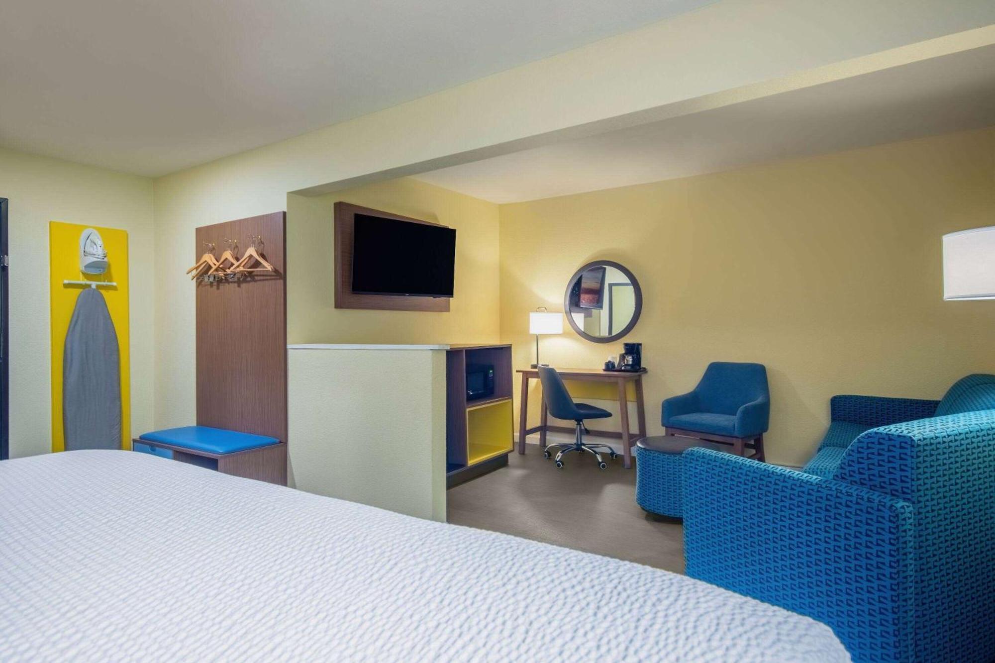 Days Inn & Suites By Wyndham Waterloo Luaran gambar