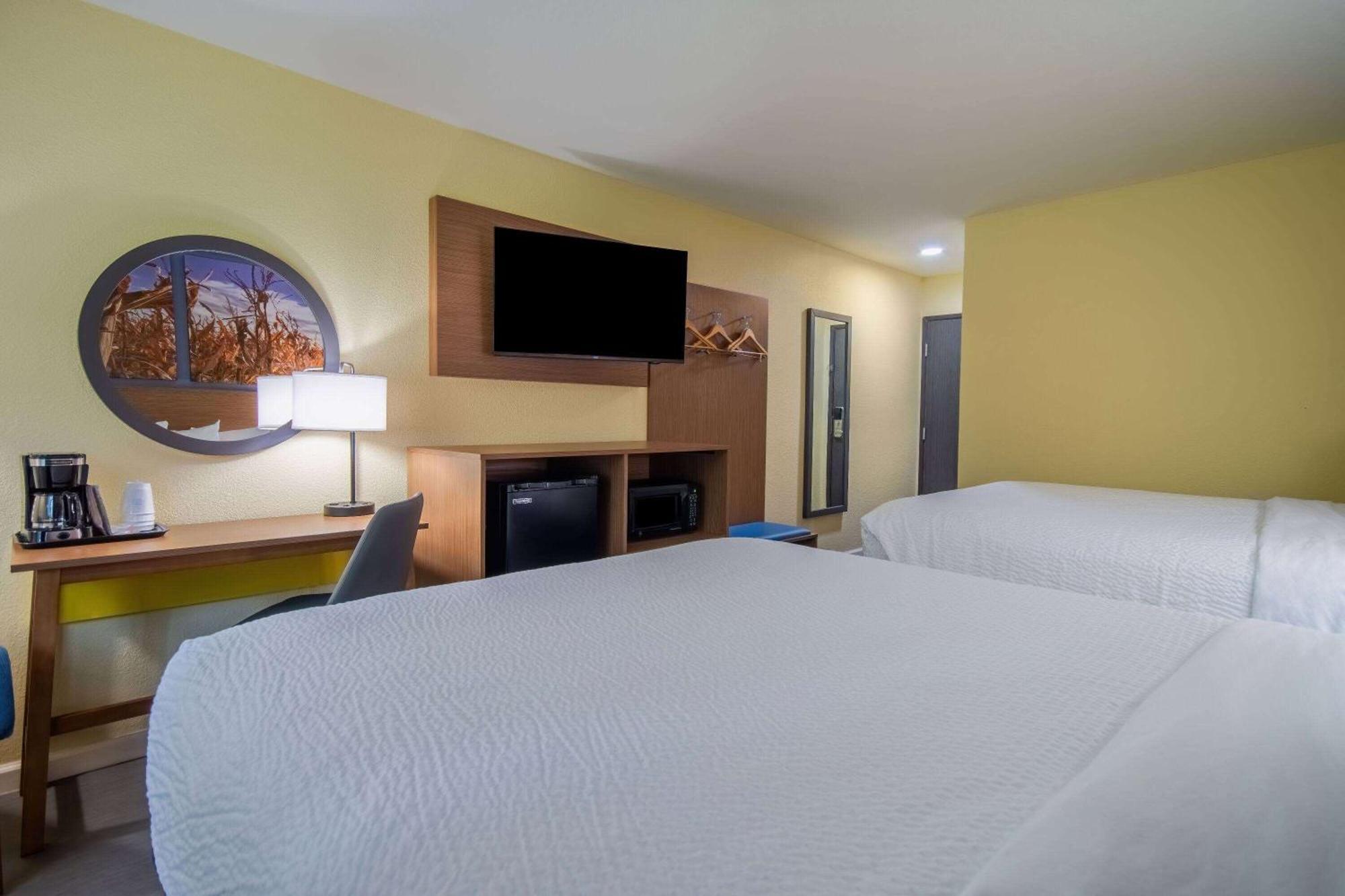 Days Inn & Suites By Wyndham Waterloo Luaran gambar